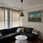 Centre Apartment *