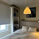 Centre Apartment *